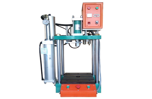 四柱油氣分離增壓機(jī)