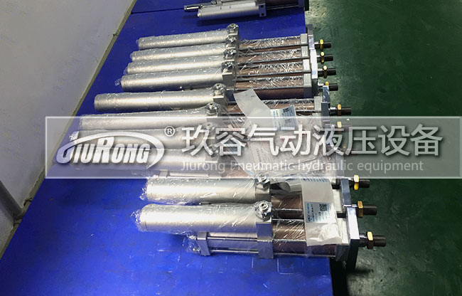 10臺可任意角度安裝氣液增壓缸產品側面圖